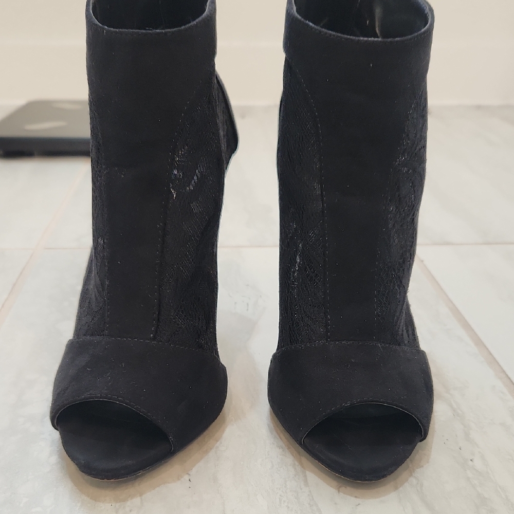 Aldo Elegant Black Peep-Toe Ankle Boots
